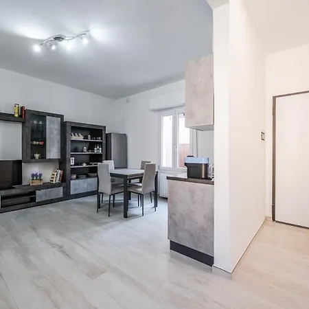 Smart Life House In The Heart Of Apartment *