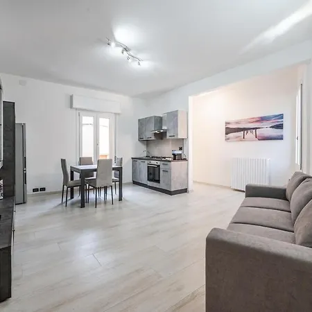Smart Life House In The Heart Of Modena